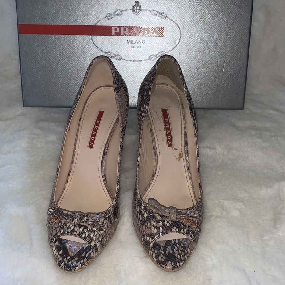 Prada heels - Picture 3 of 8